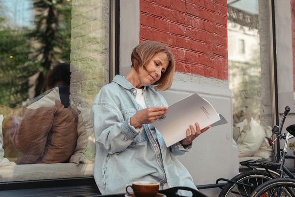 Stratégies Innovantes pour Équiper les Seniors en Compétences Numériques